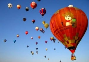 Aizpildi anketu un laimē lidojumu ar gaisa balonu!